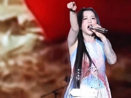 #谭维维 开嗓即封神!那高音如山川叠翠、江河奔涌,每个音符都撞进心底,全场瞬间被这股力量裹挟,令人热血沸腾!#神级现场 #音乐分享