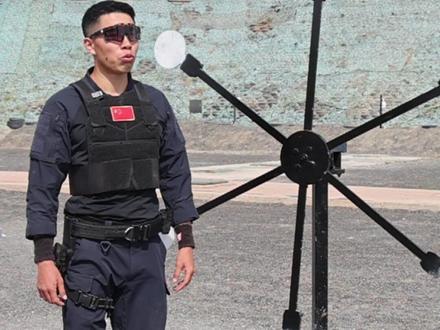 对话手枪射击双科目冠军“眼睛看到哪 枪就能指到哪”