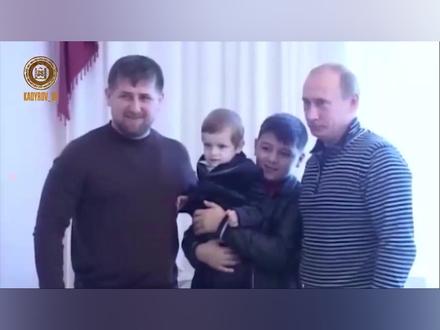 小卡的长子阿赫玛特 .卡德罗夫 继承老卡的名号艾哈迈德 目前被调往俄罗斯近卫军 在莫斯科角逐权利 #艾哈迈德卡德罗夫 #卡德罗夫家族 #车臣