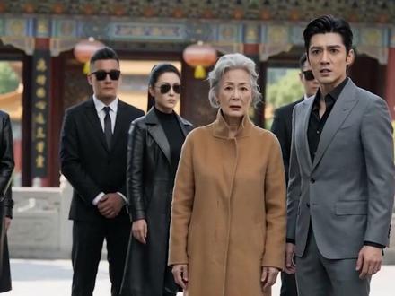 为救母入狱6年,出狱后带着重病之躯再遇当年那个他!#漫剧 #因为一个片段看了整部剧 #新剧来袭 #心有微光向归途 #叮当追剧