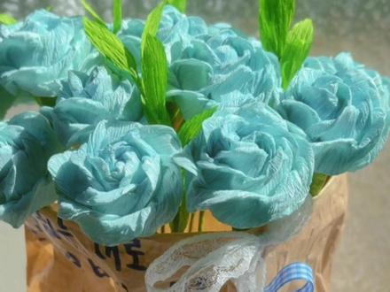 蓝色玫瑰教程 | 简单好上手 #皱纹纸教程 #玫瑰花教程 #蓝色玫瑰 #皱纹纸玫瑰花 #我的手工日常