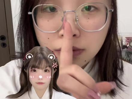 我来出妆教啦,比较长,但是算得上比较详细了,希望对老婆们有用。
#腼腆害羞内向社恐文静小女生 #原相机拍摄 #精神状态belike #普通人化妆 #妆容分享