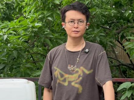 你们都怎么起炭?分享一下用一根火柴就能轻松点燃的起火炭的制作方法。
#炭火炉 #起炭 #起炭方法 #轻松起炭