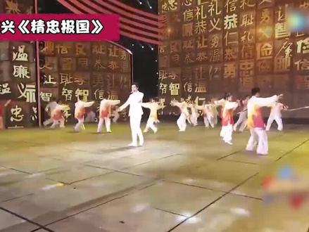 什么叫“乐坛扛把子”!流量和大佬唱同一首歌,一张嘴就是差距!