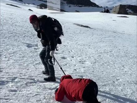 萨武神山有腿就能上? #雪山 #登顶 #萨武神山 #攀登者 #户外