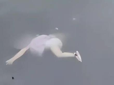 浙江钓鱼佬救女婴爆火!国家接连点名,当地表彰,背景让人更敬佩