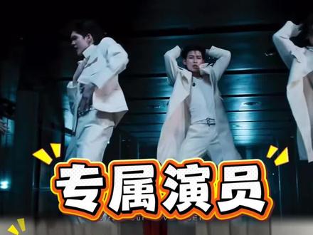 这个音色太撩人了吧?小面包的低音炮也太有辨识度了! Jasper新歌《love scene 》reaction 视频素材来自@佐藤胜利子 看纯享版的都去支持她#jasper男团 #泰国男团 #lovescene #抖音音乐客厅 #卷卷陪你听