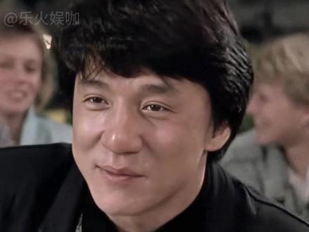 明明才71岁,为何成龙自曝已录好“告别曲”?一句“送别了太多故人”,才懂生命无常#成龙 #告别曲 #林凤娇 #娱乐评论大赏 #内容启发搜索