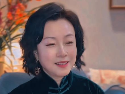 樱花树下站谁都美,我的爱给谁都热烈,不是你好,而是我好#朗读 #情感 #爱 #人品