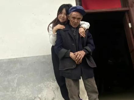 看到监控那一刻,人生的憾事又多了一件#爷爷 #亲人离世 #泪目