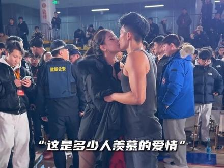 “这又是多少人羡慕的爱情”#周楷恒 #椰子 #抖音百分大战 #沃兰迪911火箭气垫球鞋 @DOU+小助手