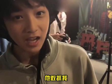 小丸子真的很爱那只猪~#时代少年团 #刘耀文