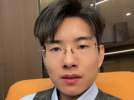 #黄金价格 #黄金暴涨 #黄金走势 黄金还会涨吗?五年以后黄金价格预测。黄金今日涨跌。