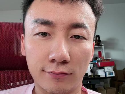 @Apple 这是买苹果以来很糟糕的事情,送去修屏幕的电脑回来成植物人了。