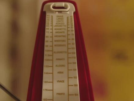 ✦ …… #电影依兰爱情故事 …… ✦
未播结局曝光😭看后二次破防
💕周云鹏放弃身家寻回真爱💕
这个结尾是她唱的@言无期 #依兰爱情故事