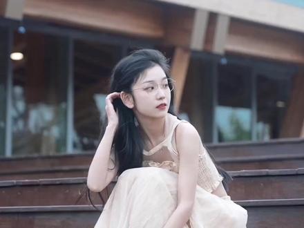 “最近是南风天,潮潮的爱恋” #娃娃脸 #后弦 #名井南进行曲 #甜系女孩 #校园