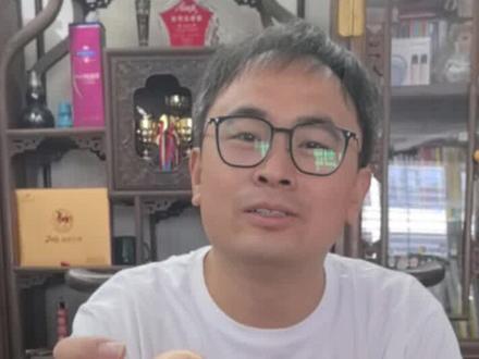 理性看待东方甄选鸡蛋事件,天然农产品本就存在正常的重量浮动,整箱重量达标就不存在缺斤少两,别被片面言论带节奏,农产品标准其实看均值。
#东方甄选 #东方甄选鸡蛋 #农产品 #抖音热点 #理性吃瓜