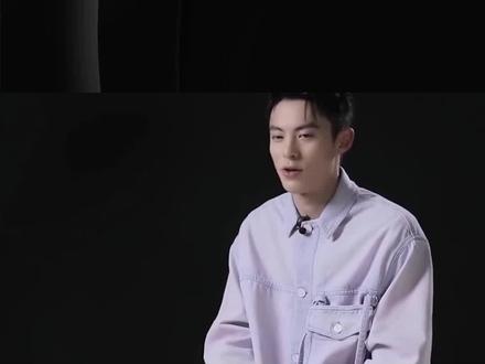表面嬉笑实则暗藏隔阂?综艺颁奖现场一幕,彻底打破众人认知#王鹤棣 #明星 #娱乐#热门