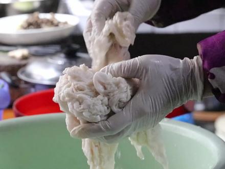 #动手自己做美食 #抖音美食 #融安 中午吃滤粉的时候,记得加个烧炙哦~