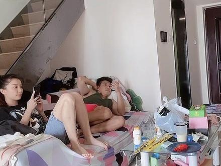 男朋友太懒不要急,想个办法整治他#恶搞老公 #塑料情侣日常 #做家务