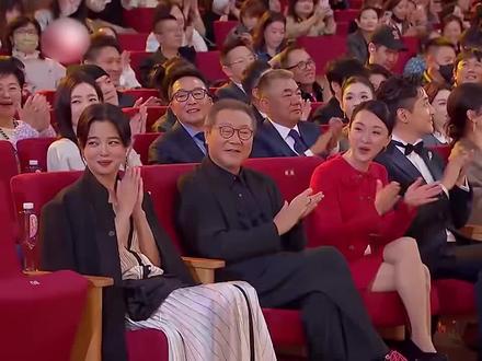 #【不愧歌王!陈建斌跟老婆蒋勤勤对唱《梅花三弄》,绝了丨品质盛典