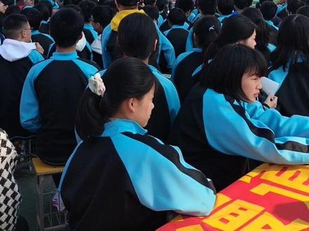 大冶市第二实验中学初三毕业班百日宣誓大会。