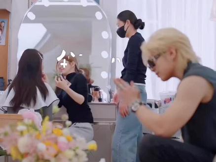 欢迎收看闪美化妆室开业整天#vlog#赵露思