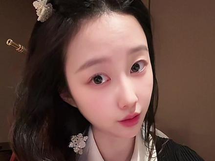 加拿大Funf超适合秋冬的甜系雪花抓夹 百搭又减龄#抓夹 #迷你抓夹 #雪花 #秋冬氛围感配饰 #公主头