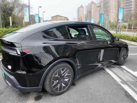 适合ModelYL的儿童安全座椅 大家好,终于出月子了……第一件事就是给我家宝宝安排一个儿童安全座椅啦。有小宝宝的车友们你们都用的哪一款呢?#特斯拉 #ModelYL #儿童安全座椅 #二胎 #母婴好物