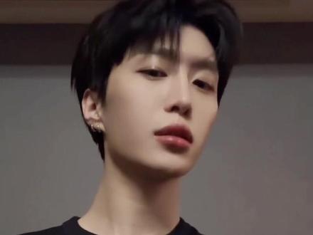 #张真源 就这样摇来哥哥姐姐们跳帅气的舞~这样的跑男团合作我真的建议多来点!!!#张真源碎镜摇震撼首cha