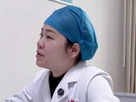 刷牙牙膏沾水这个习惯正确吗?刷牙牙膏该不该沾水? #刷牙 #牙齿健康 #口腔科普 #生活小常识 #每天分