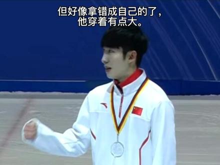 #林孝埈 明明比他小,却很贴心的在照顾他。因为知道他有多么不容易。那些受伤,退赛,失眠的夜晚,他也在感受哥哥的痛苦#短道速滑 #竞技体育 #运动员 #刘冠逸