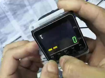 如何设置欧姆龙e5cc温控器通讯参数及c5cc初始化