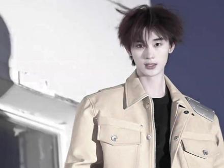 时团:拍完你的 拍你的 都在掌控之中~ #时代少年团 #丁程鑫 #宋亚轩 #贺俊霖 #抖舞