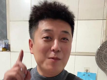 姐妹们,四喜丸子的勾芡教程来了,又好吃又好看,色香味俱全!满满都食欲,人人都是大厨,没有拍的赶快拍,咱自己做的,配料表超干净,家家必备#四喜丸子 #年夜饭 #年货囤起来