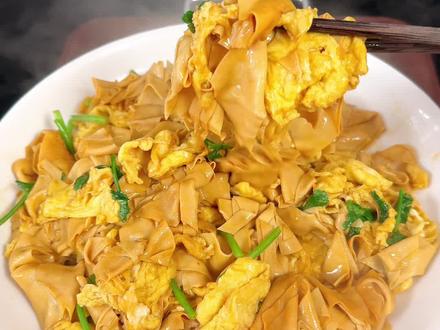 这道菜您肯定没吃过#干豆腐炒鸡蛋 #在家做美食简单又好吃