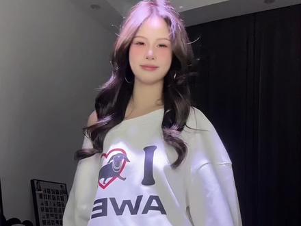 今天咱也来微微辣~ #夹心摇3 #卡点舞 #慢摇 #跳舞