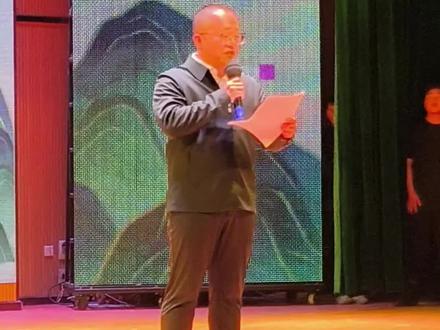 受邀林区团委 · 讲述楚超初心 在神农架“家乡青春代言人”决赛结尾和青年朋友们分享心里话。
真正的家乡代言人,不只在舞台上发光,更要用热爱与行动,为家乡实实在在做事。
神农架楚超,邀青年同行,一起为家乡代言#神农架 #楚超 #家乡代言人 #青春力量#团委