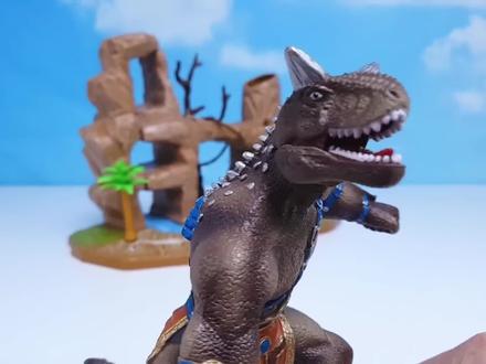 邪恶怪兽攻击三角龙,打败霸王龙,霸王龙宝宝变身钢铁怪兽打败它