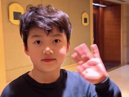 石头机智的回答 #混血小公主kylie#盈公主#纳迪尔#盈公主和纳迪尔 #盈公主视频负责人老周