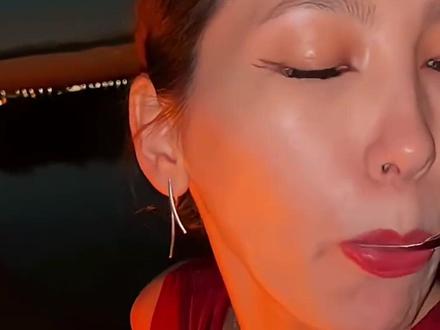 为何说用糖粉吹蜡烛,是一种愚蠢的行为?看完涨知识了 #糖粉 #涨知识 #过生日 #奇闻趣事 #蛋糕