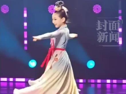 小酒窝参加舞蹈比赛获最高分,高难度动作信手拈来