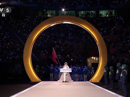 中国体育代表团亮相米兰-科尔蒂纳冬奥会开幕式