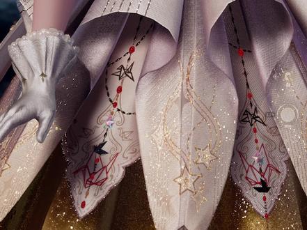 今天翻衣柜欣赏纸鹤套!#无限暖暖 #游戏日常分享