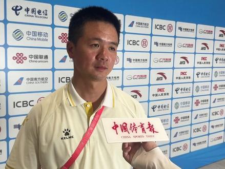 全运进行时|“荆棘过后才有彩虹”湖北队小将宗钰在#十五运会 射箭女子反曲弓个人半决赛和金牌决赛中连续战胜国家队选手李佳蔓、黄雨薇夺得冠军,赛后她的教练陈文圆表示我们还在一步一个脚印的往前走,在充满荆棘的道路上寻找彩虹。