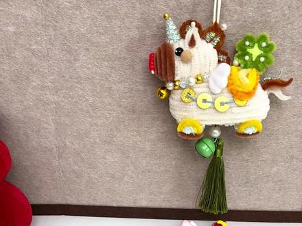 一看就会的小马挂件教程来喽 !
#我的手工作品 #做手工我是认真的 #扭扭棒#手工diy #挂件