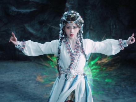 为什么露芜衣失去了意识,仍是在螭吻有危险的那一刻以命相互。#月鳞绮纪 #了不起的精选团 #鞠婧祎 #陈都灵 #青年创作者成长计划