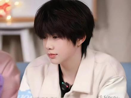 28亿的黑屏是一个15岁的孩子承受的#陈奕恒 #感谢以上练习生出场