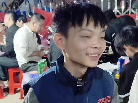 #深圳16岁少年回应卖烤鸡日入过万 ,我们年轻人都应该为他支持点赞👍👍👍👍👍👍👍👍👍👍