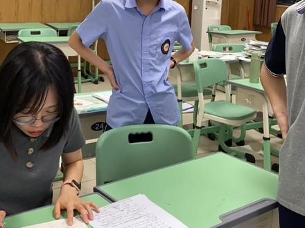 当高一学物竞和信竞的学霸,一起挑战物理高考题,谁先做出来?后续来啦!#高一 #挑战 #高考 #物理 #校园 #高考题 #teach实验室